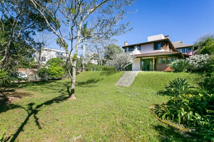 CASA - CONDOMINIO FECHADO