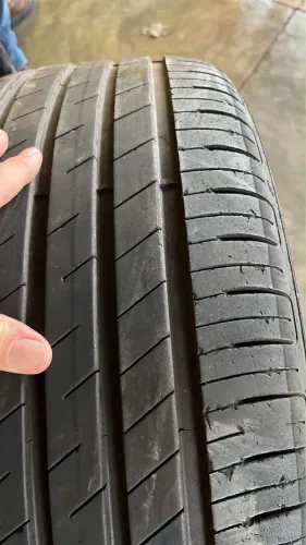 Pneus Goodyear 235/45/19
