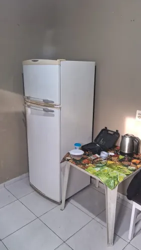 Geladeira gelando tudo