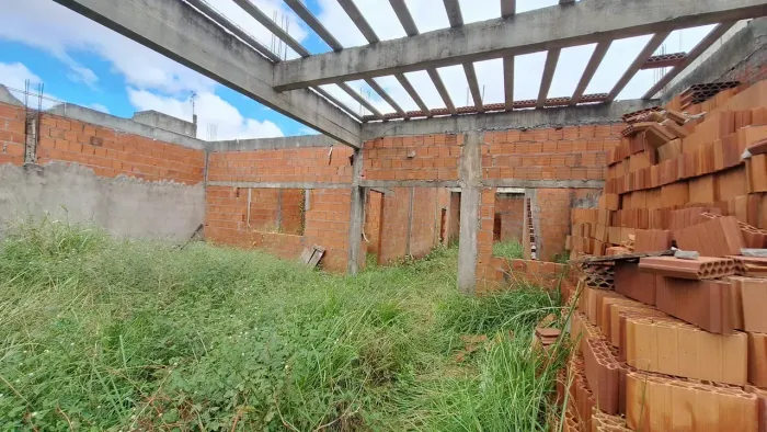Vendo Terreno Com Construção No São Cristóvão Prox Avenida