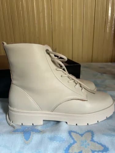 Coturno branco 