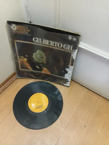 Lp Gilberto gil abril ( demora aparecer) levo metro trem sp faco pac a cobrar