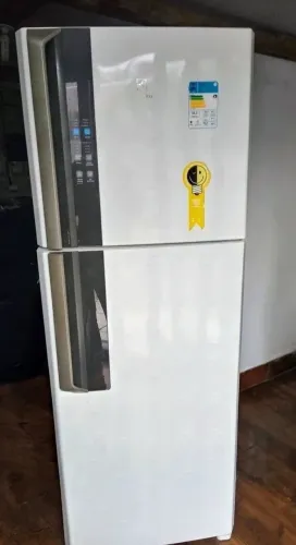 Geladeira eletrolux semi nova 474 litros