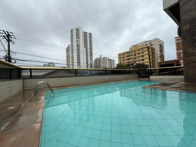 Apartamento à venda em Praia Grande na Tupi, localizado a 150 metros da praia