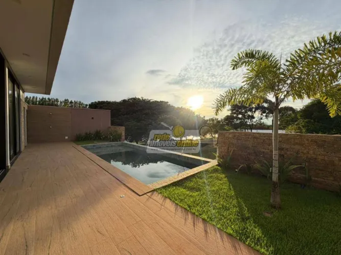 Casa com 4 suítes à venda, 272 m² por R$ 2.200.000 - Jockey Park 2 - Uberaba/MG