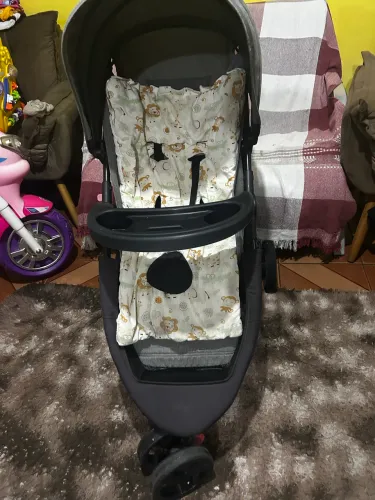 Carrinho de bebê fosco 