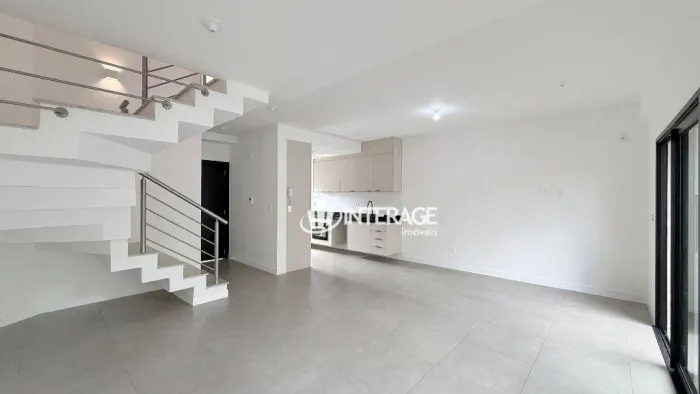 Sobrado com 3 quartos para alugar, 104 m² por R$ 7.085/mês - Santa Felicidade - Curitiba/P