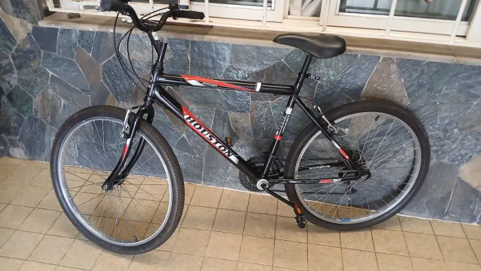 Bicicleta 21 marchas aro 26 jacanã zn.