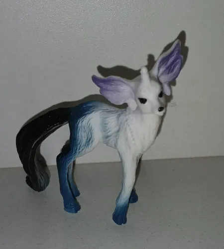 BONECO MINIATURA CRIATURA MISTICA CERVO COM CHOFRE DE UNICORNIO MONSTRO MÍTICO MISTICO