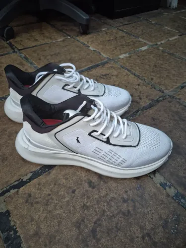 Tenis reserva