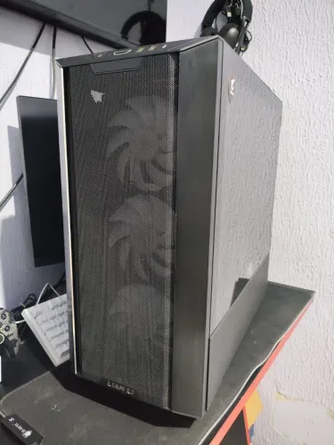 Vendo/Troco Gabinete Lian Li Lancool III