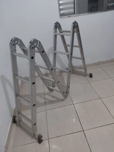 Escada dobrável 16 degraus