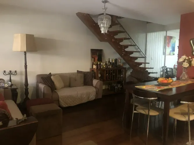 Casa no Condomínio Andreas - 4 dorms - 200m²
