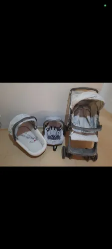 Kit carrinho Moisés e bebe conforto 
