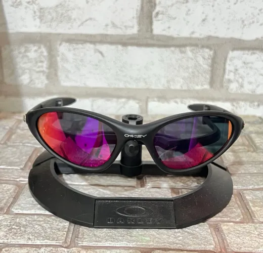 Óculos Oakley Preto Lente Tanzanite