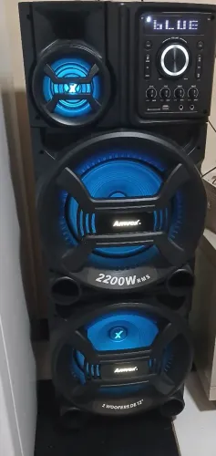 Caixa de amvox 2200W rms.
