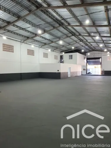 Galpão para comercial/industrial de 670m², no bairro Cordeiros, em Itajaí/SC
