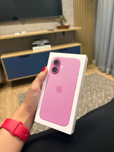 IPHONE 16 ROSA - 250 GB - 8 MESES DE USO
