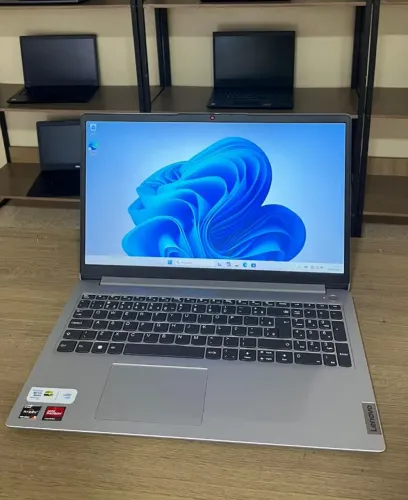 Notebook Lenovo Ryzen5 7520U, 8 gb , ssd 512 