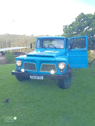 Ford F-75 4X2 2.6 V12 1979