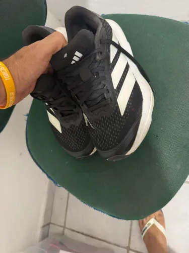 Vendo ou troco tênis da adidas sl2 bastante novo