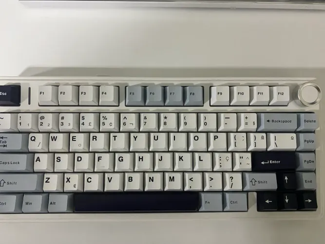 Teclado Aula F75
