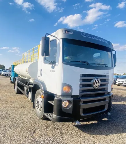 VW 13-190 ano 2013, 4x2, Toco, com tanque Pipa Bombeiro completo de 10.000 litros, em SP