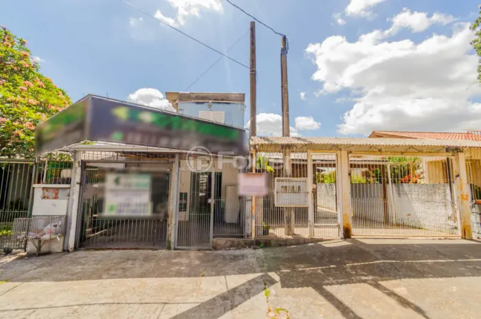 Casa à venda Rua Arnaldo Ballve, Jardim Itu - Porto Alegre