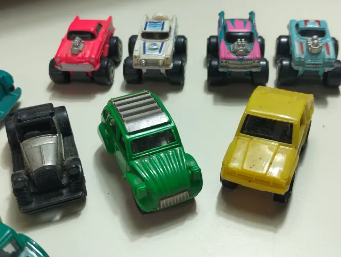 Lote 10 Miniaturas Carrinhos Kinder Ovo Antigos Anos 90