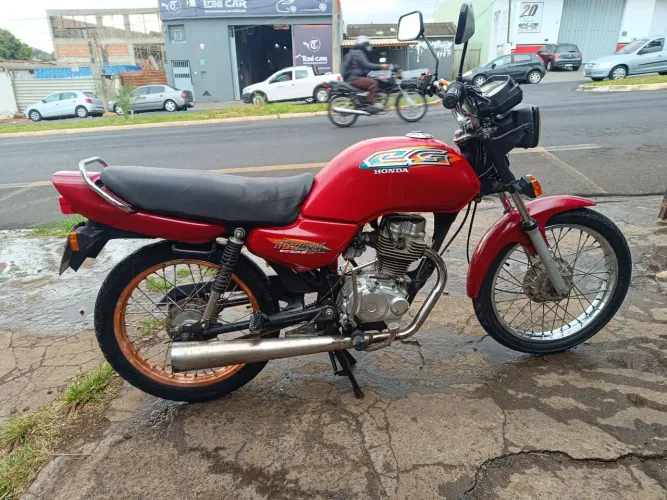 Vendo moto Honda 