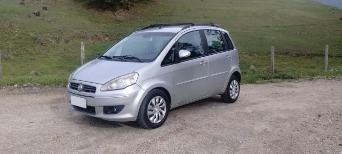 Fiat Idea Attractive 1.4 Fire Flex 8V 5P 2012