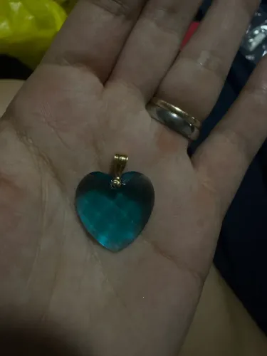 Pingente coração com pedra azul e ouro 18k