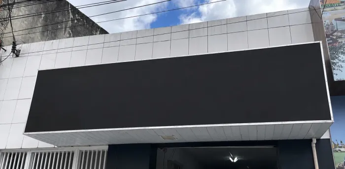Placa para fachada de loja