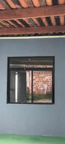Vendo uma janela em esquadria medindo 1.50 x 1.50 mts