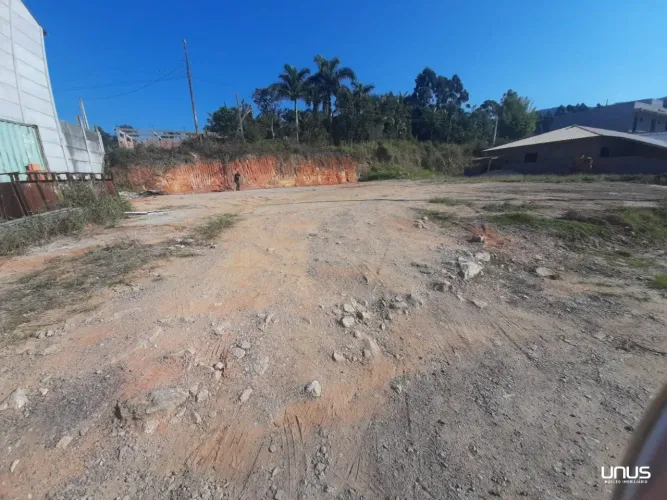 Oportunidade para você construir no Alto do Aririu