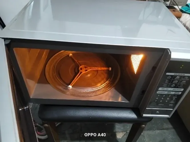 Microondas LG 30 litros, semi novo 
