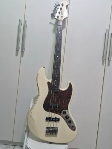 Contrabaixo Eagle SJB 006 Jazz Bass 4 Cordas - Vintage White - Funcionando 100%