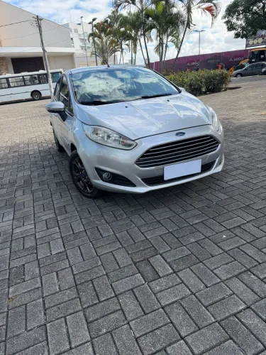 Ford Fiesta 1.6 16V Flex Mec. 5P 2015