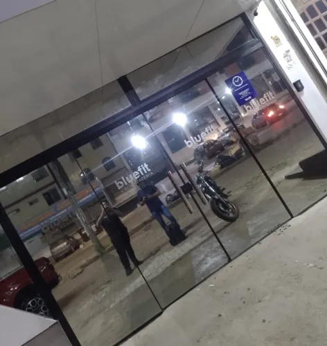 Aplicação de pelicula residencial e automotiva 