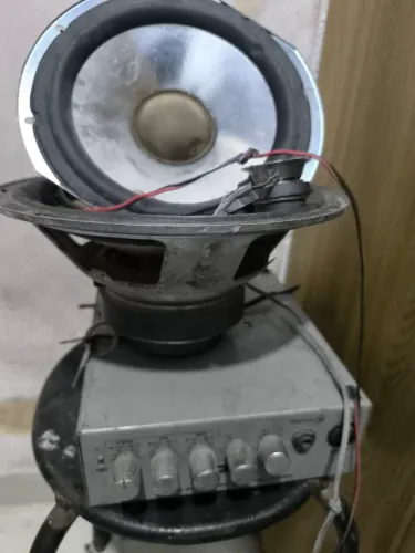 Amplificador e boca de som