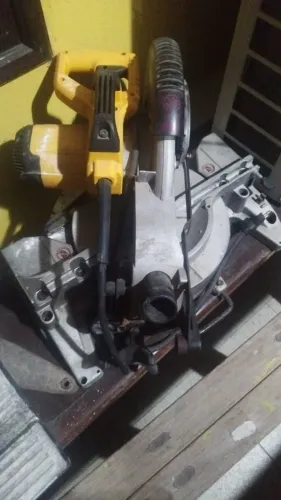 Serra de esquadria DEWALT DW713- BR
