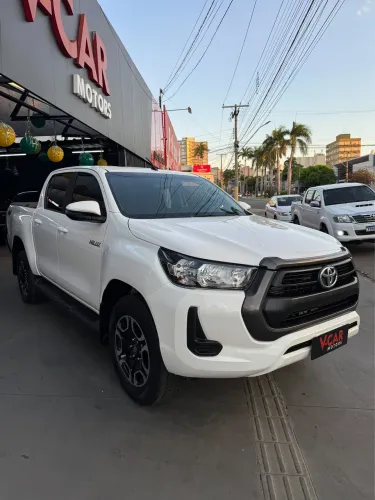Toyota Hilux CD SR 4X4 2.8 TDI Diesel Aut. 2024