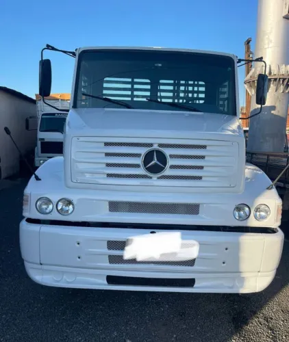Mercedes-Benz 1620
