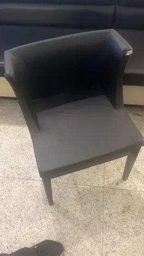 Cadeira Estofada Preta