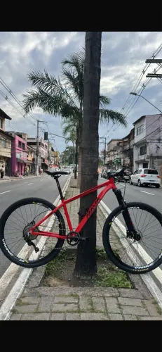 Bicicleta Rava aro 29,shimano,freio hidráulico e suspensão a ar e óleo