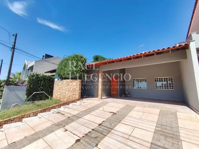 Casa em Condomínio para Alugar na Zona Leste