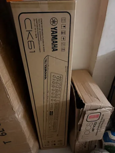 Teclado Sintetizador Yamaha CK61 novo na caixa