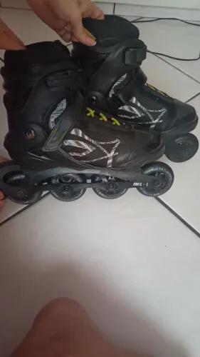 Patins Oxer Byte - tamanho 38 em ótimo estado 