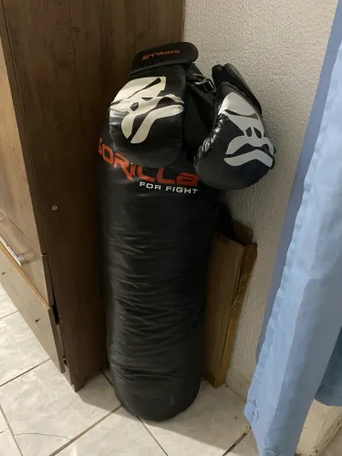 Saco de boxe com suporte
