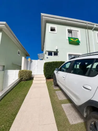 Linda casa em condomínio a venda em Jundiaí-SP 